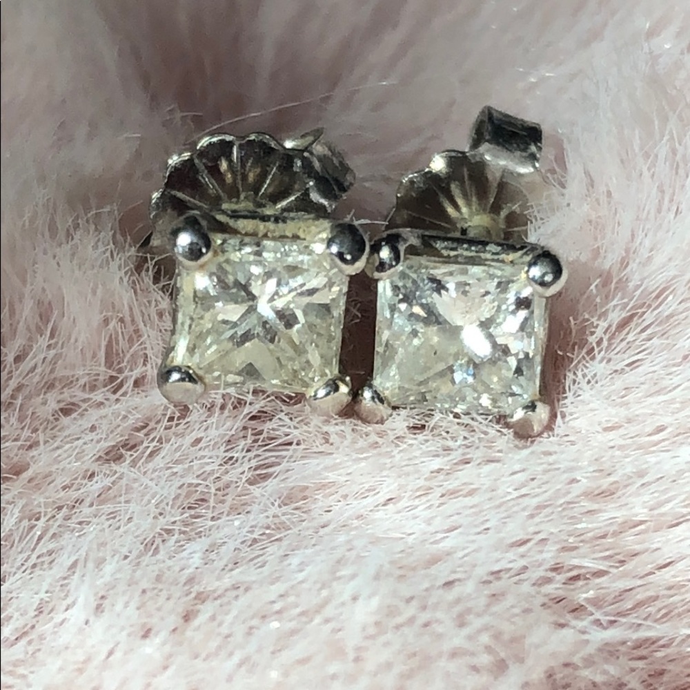 1 ct diamond princess cut earrings beautiful!!